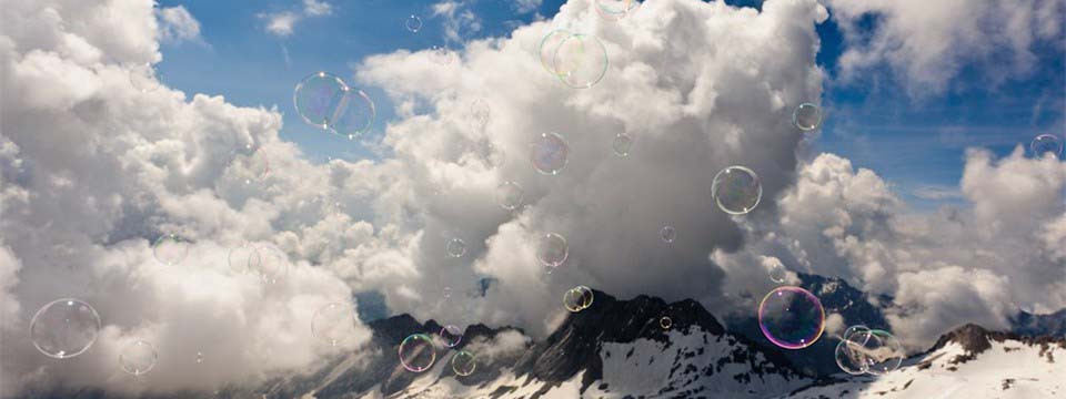 Soap bubbles and mountains 